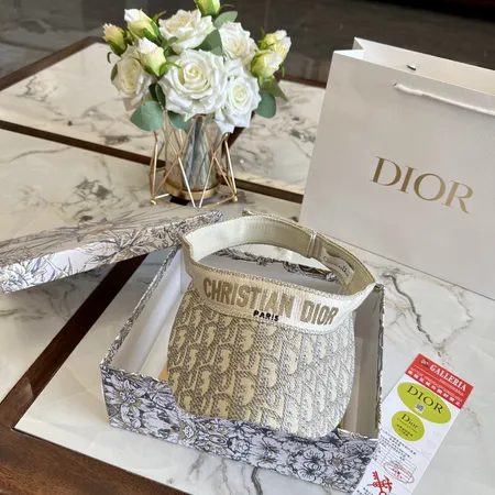 ディオール 帽子