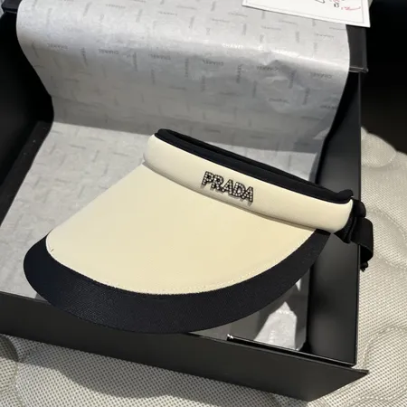 プラダ 帽子