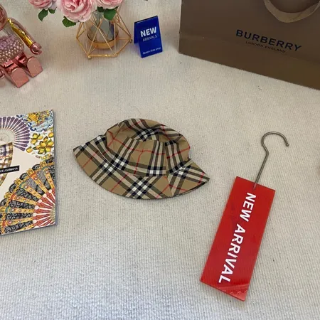 バーバリー ス 帽子