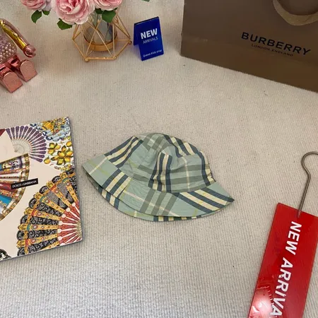 バーバリー ス 帽子