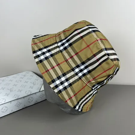 バーバリー ス 帽子