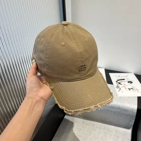 バレンシアガ 帽子