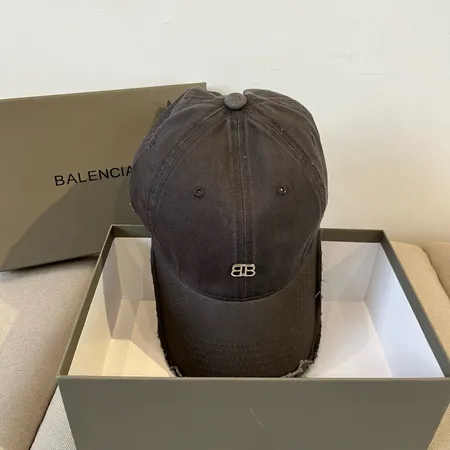 バレンシアガ 帽子