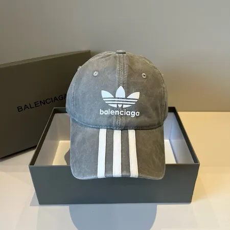 バレンシアガ 帽子