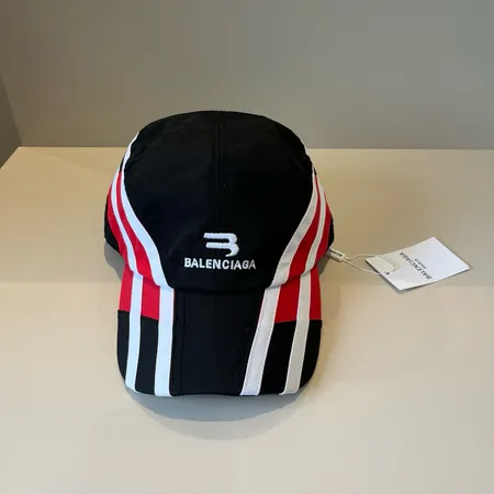 バレンシアガ 帽子