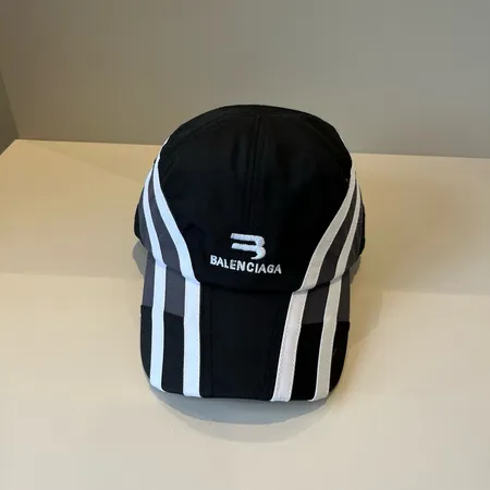 バレンシアガ 帽子