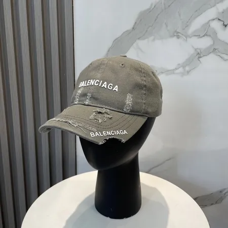 バレンシアガ 帽子