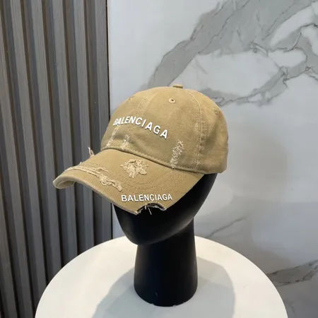 バレンシアガ 帽子