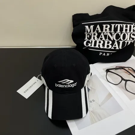 バレンシアガ 帽子