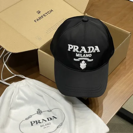 プラダ 帽子