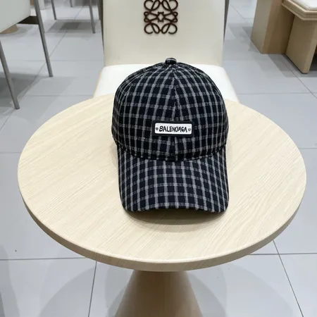 バレンシアガ 帽子