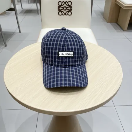 バレンシアガ 帽子