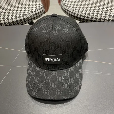 バレンシアガ 帽子