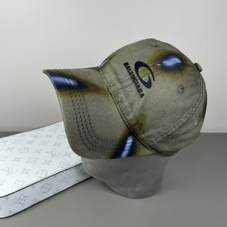 バレンシアガ 帽子