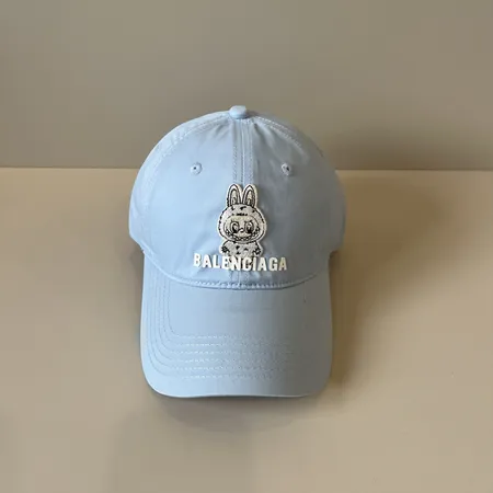 バレンシアガ 帽子