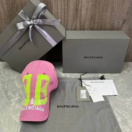 バレンシアガ 帽子