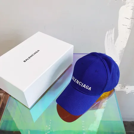 バレンシアガ 帽子