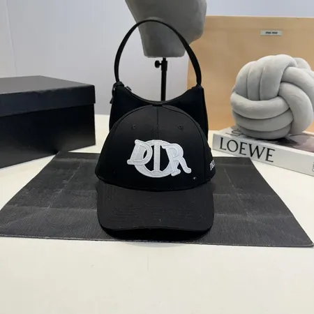 ディオール 帽子