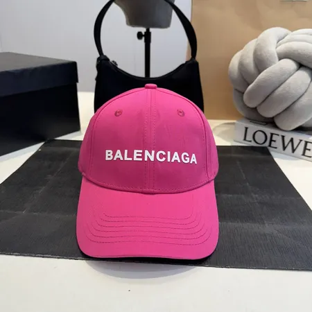 バレンシアガ 帽子