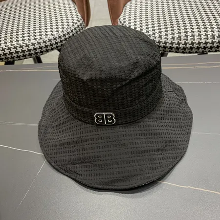 バレンシアガ 帽子