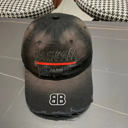 バレンシアガ 帽子