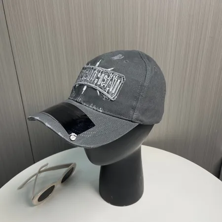 バレンシアガ 帽子