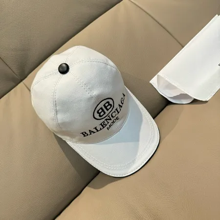 バレンシアガ 帽子