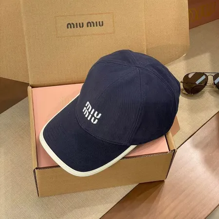 ヴァレンティノ 帽子