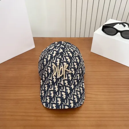ディオール 帽子