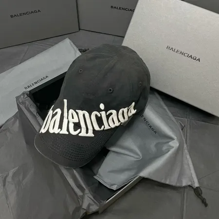 バレンシアガ 帽子
