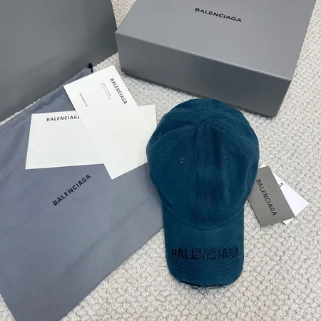 バレンシアガ 帽子
