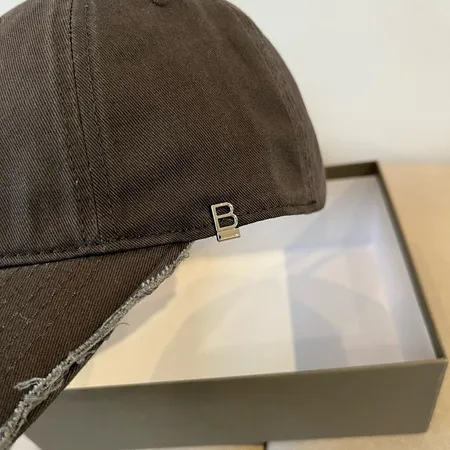 バレンシアガ 帽子