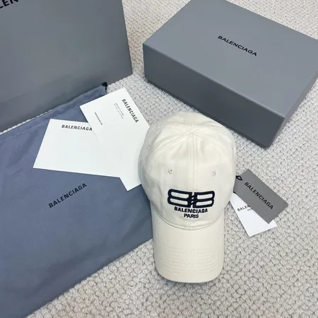 バレンシアガ 帽子