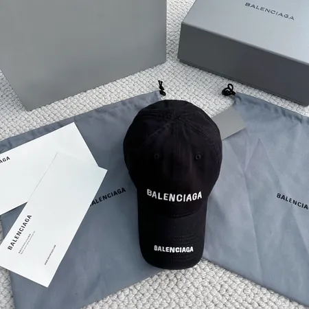 バレンシアガ 帽子