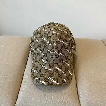 バレンシアガ 帽子