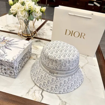 ディオール 帽子