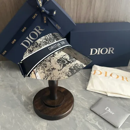 ディオール 帽子