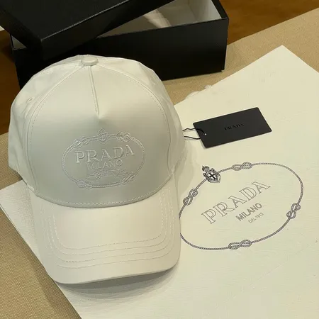 プラダ 帽子