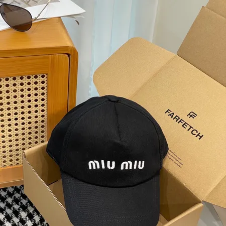 ヴァレンティノ 帽子