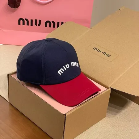 ヴァレンティノ 帽子