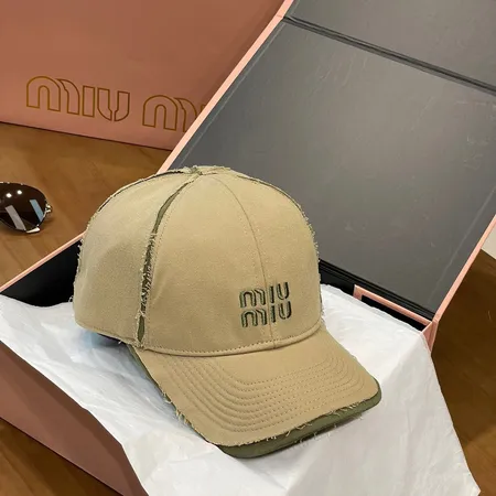 ヴァレンティノ 帽子