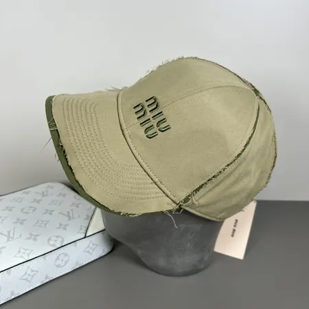 ヴァレンティノ 帽子