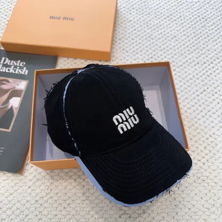 ヴァレンティノ 帽子