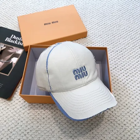 ヴァレンティノ 帽子