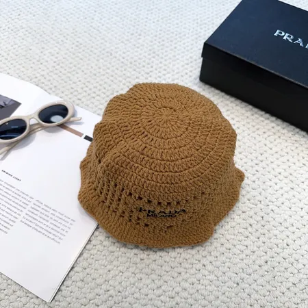 プラダ 帽子