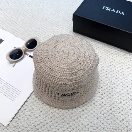 プラダ 帽子