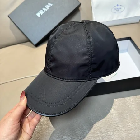 プラダ 帽子
