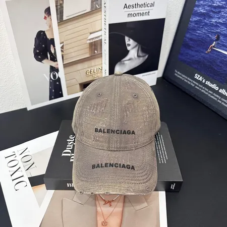 バレンシアガ 帽子