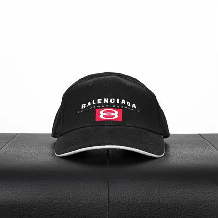 バレンシアガ 帽子