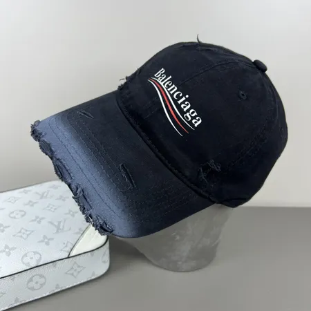 バレンシアガ 帽子